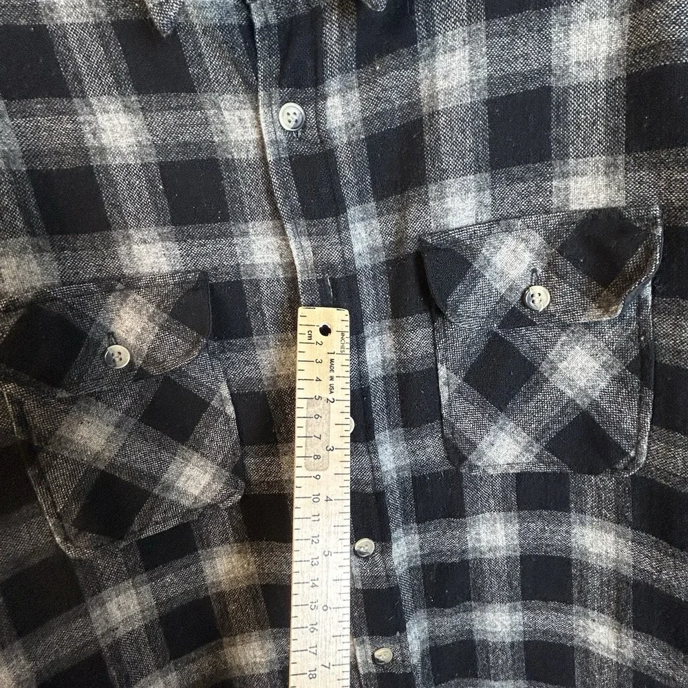VTG Briggs Men's Large Quilted Lined Wool Blend Black Plaid Flannel Jacket